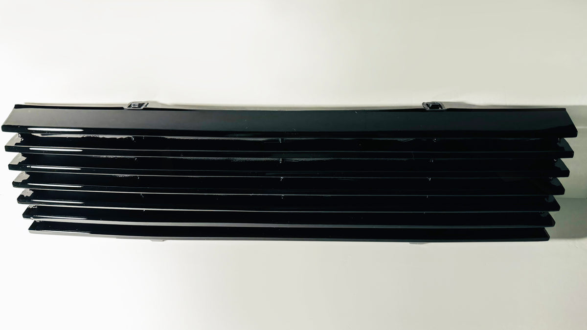Corrado Early Badgeless Grill Gloss Black