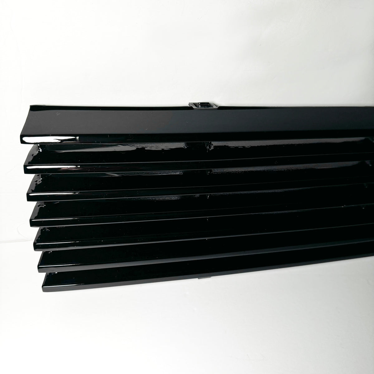 Corrado Early Badgeless Grill Gloss Black