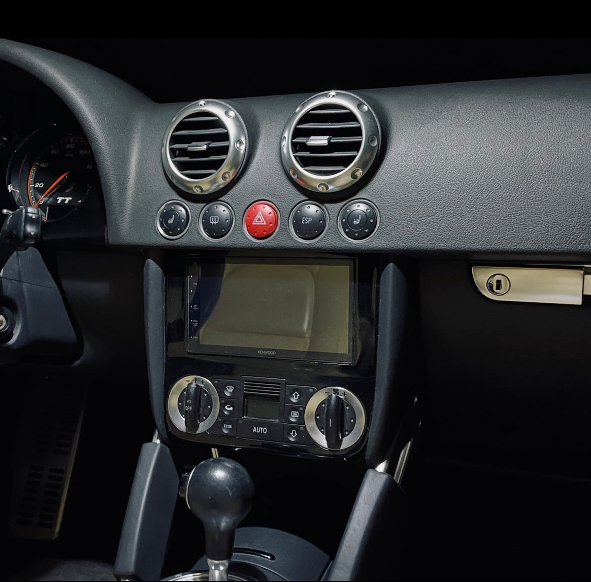 Audi TT MK1 Double DIN Radio Kit