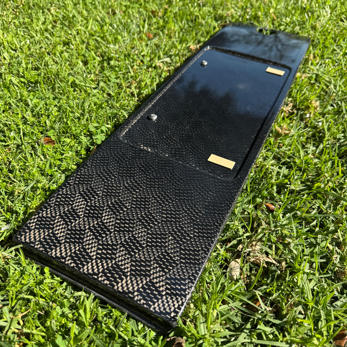 Corrado Carbon Fiber US Plate Holder Labyrinth Weave