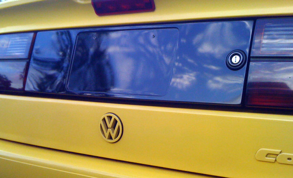 Corrado US Plate Holder Black